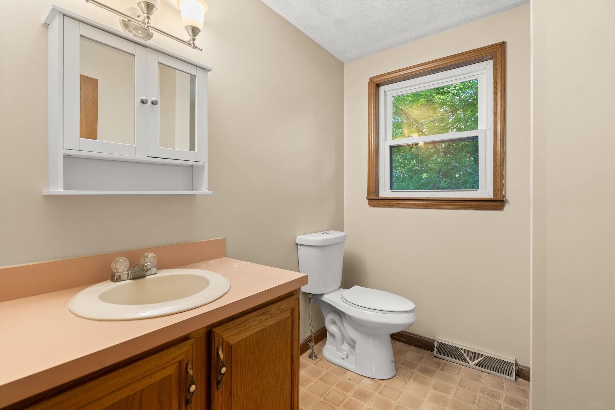 21 Alyssa Drive Derry, NH 03038 - Photo 31 of 36