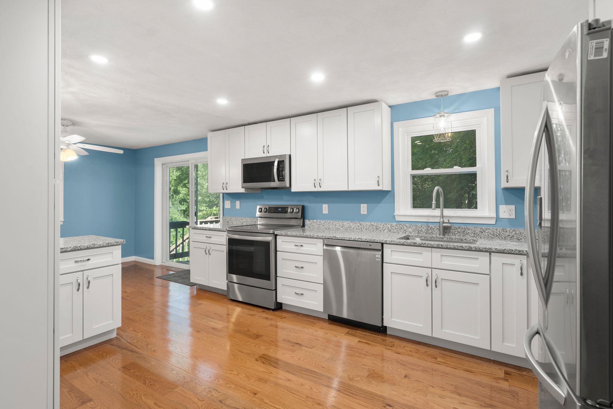 21 Alyssa Drive Derry, NH 03038 - Photo 10 of 36