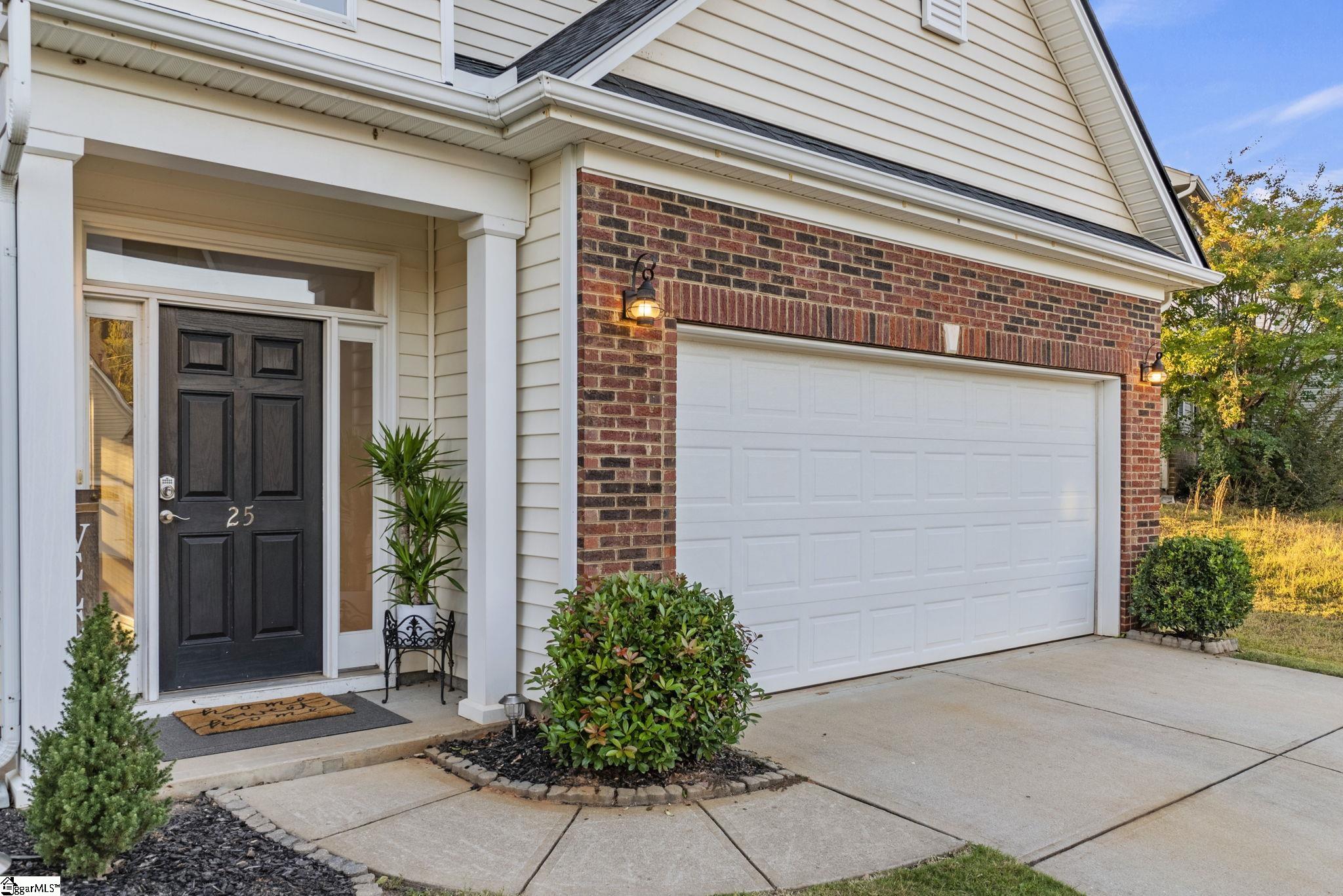 25 Shale Court Greenville, SC 29607 - Photo 2 of 30 Gallery Image 2