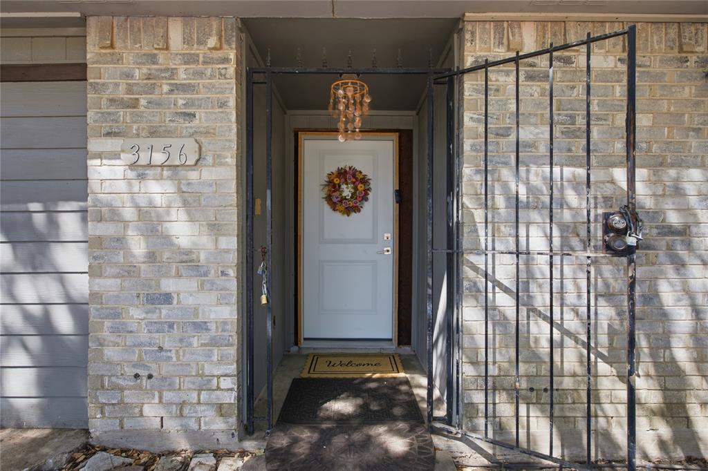 3156 Abbey Road Carrollton, TX 75007 - Photo 3 of 28 Gallery Image 3