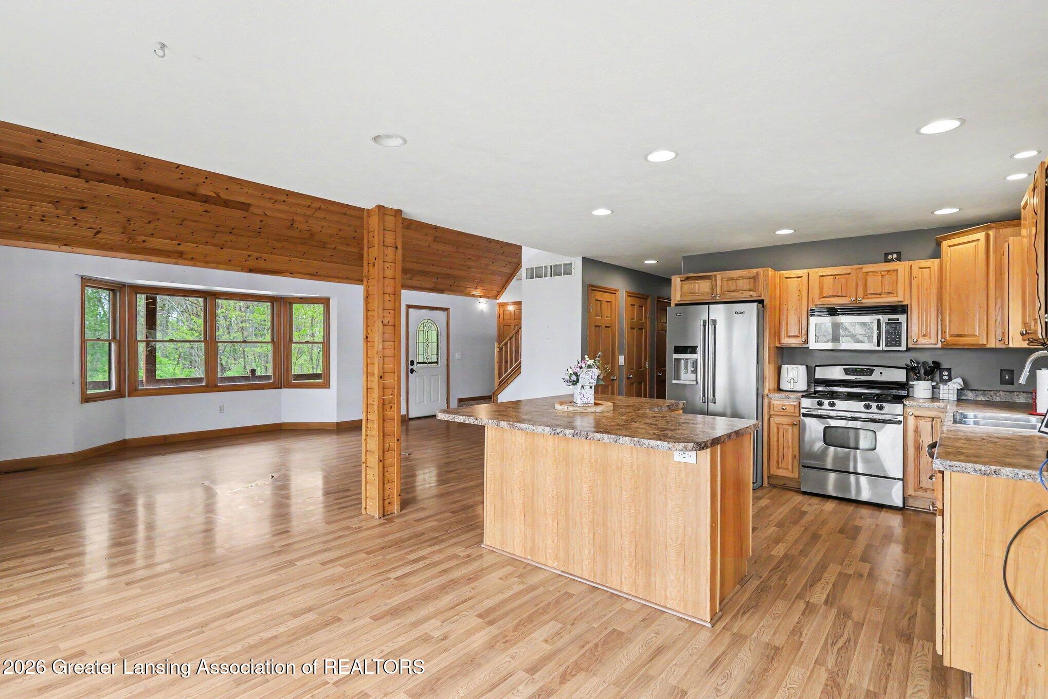 1407 Hayes Road Muir, MI 48860 - Photo 19 of 32 010_img_5204_850