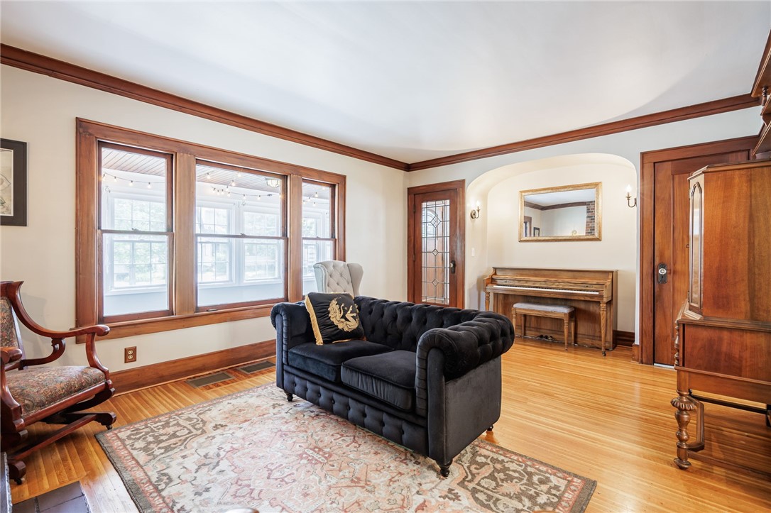 370 Laurelton Road Irondequoit, NY 14609 - Photo 6 of 43