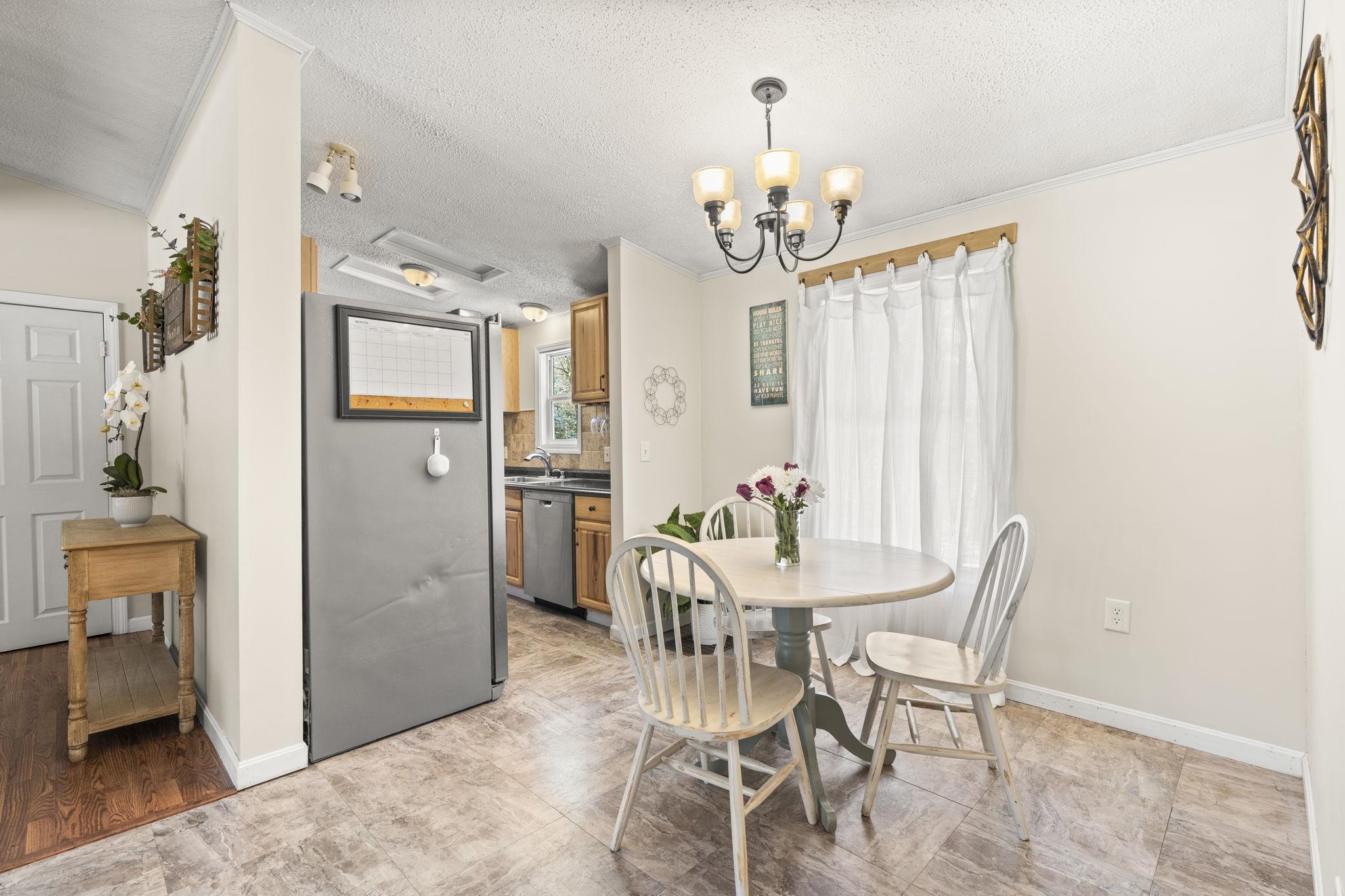 253 Ash Swamp Road Newmarket, NH 03857 - Photo 4 of 10 Gallery Image 4