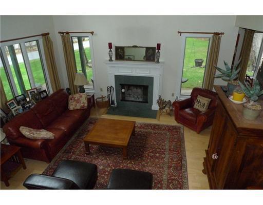 80 Riverside Drive Camden, ME 04843 - Photo 8 of 20 Living Room.