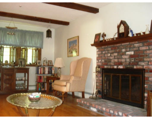 28 Country Road Hanover, MA 02339 - Photo 5 of 8