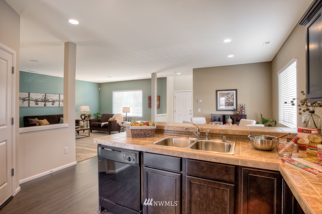 4738 Court R, Unit 2701 Tacoma, WA 98404 - Photo 4 of 18