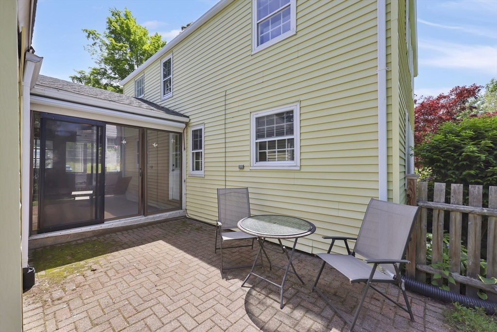 121 Benz Street Springfield, MA 01118 - Photo 24 of 40