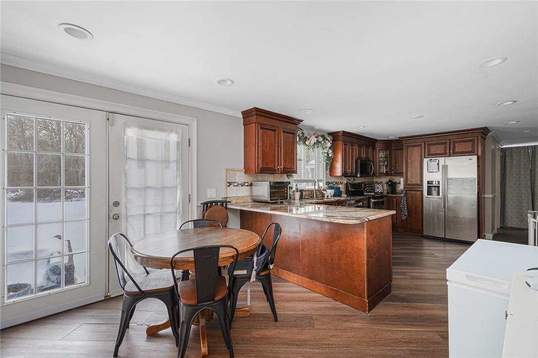 233 Sisson Road Coventry, RI 02827 - Photo 13 of 33