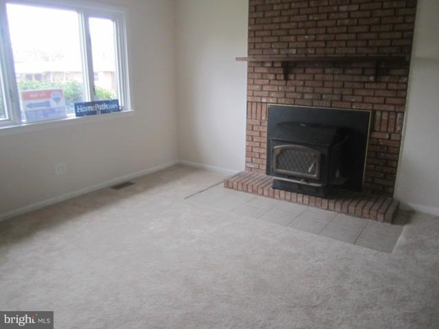 1228 Berkwood Road Baltimore, MD 21237 - Photo 4 of 26 Living Room