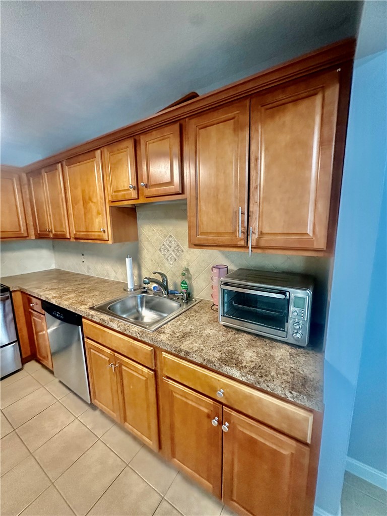 400 New River Road, Unit 311 Lincoln, RI 02838 - Photo 10 of 32