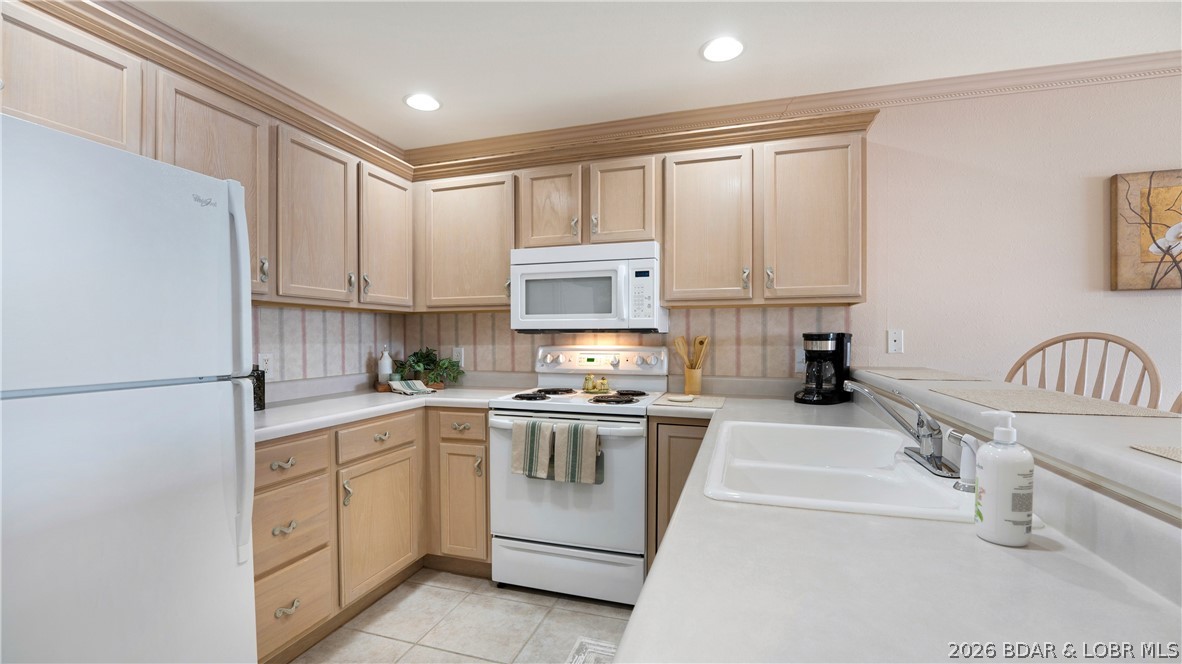 164 Sac Road, Unit B201 Sunrise Beach, MO 65079 - Photo 7 of 35