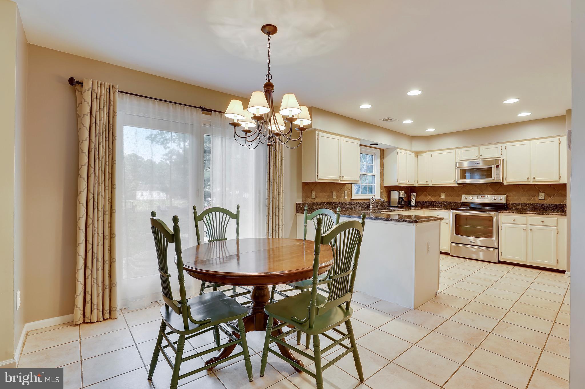 1768 Rochester Street Crofton, MD 21114 - Photo 6 of 30 Kitchen Dining space