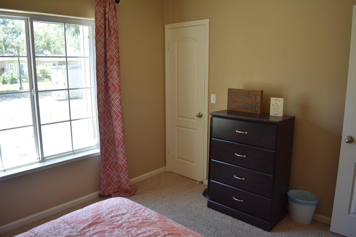 278 East Gibson Avenue Reedley, CA 93654 - Photo 16 of 28 Gallery Image 16