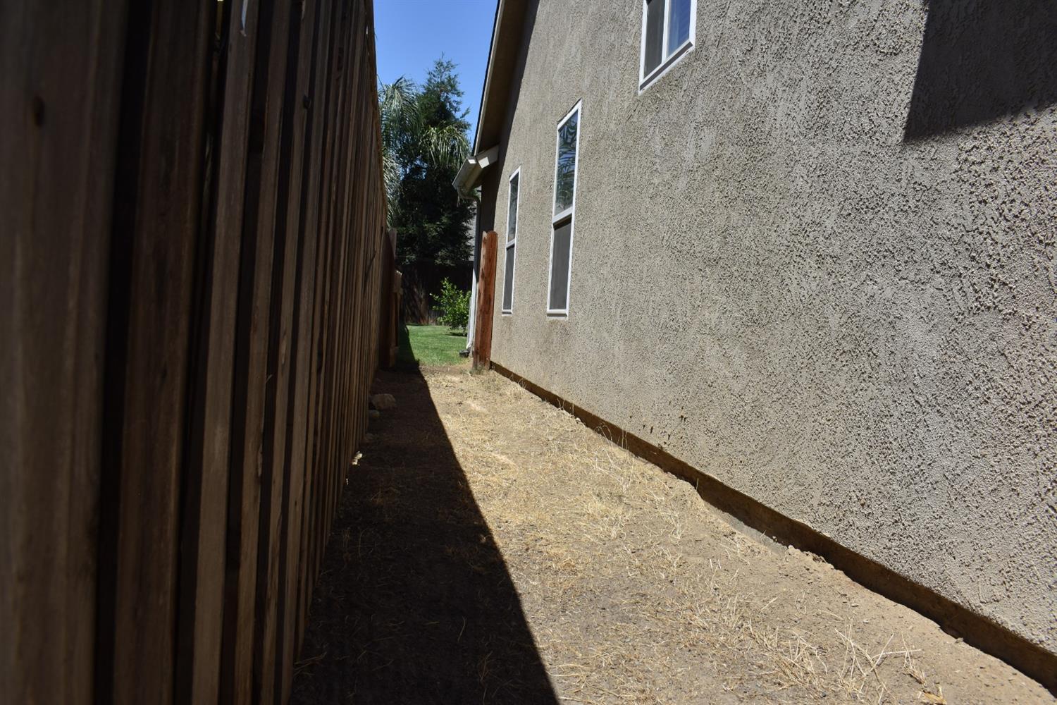 278 East Gibson Avenue Reedley, CA 93654 - Photo 27 of 28 Gallery Image 27