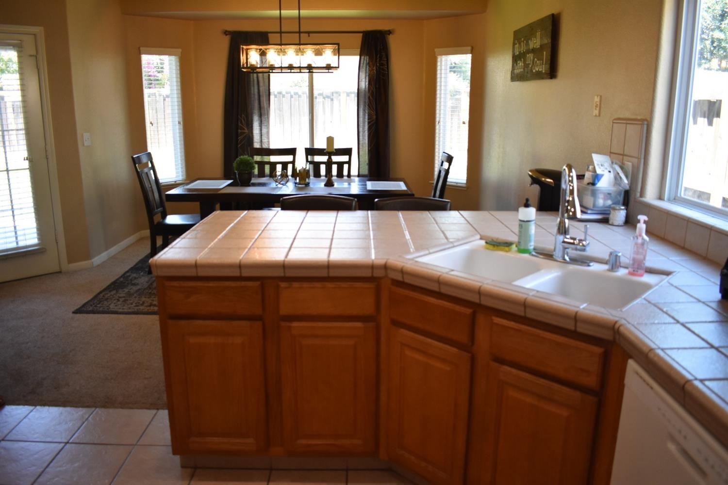 278 East Gibson Avenue Reedley, CA 93654 - Photo 9 of 28 Gallery Image 9