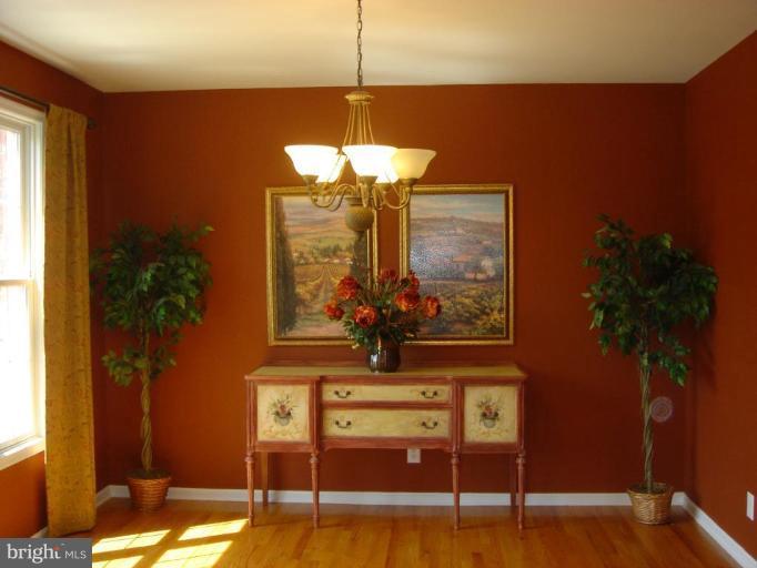 44622 Three Coves Road Hollywood, MD 20636 - Photo 3 of 19 Dining Room