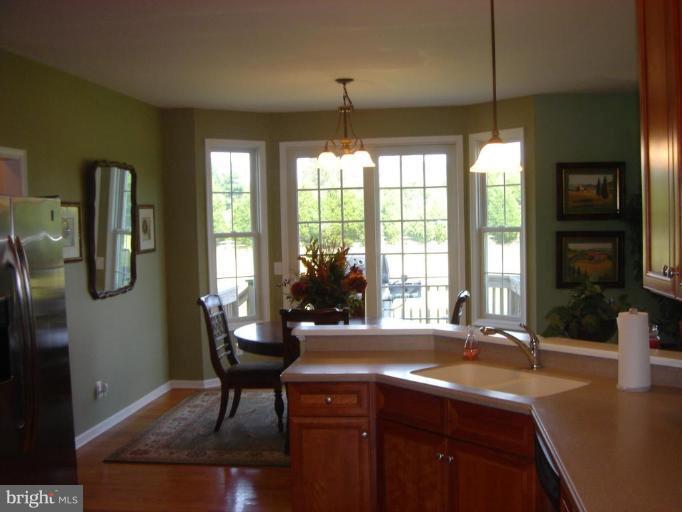 44622 Three Coves Road Hollywood, MD 20636 - Photo 7 of 19 Kitchen/Dining Room