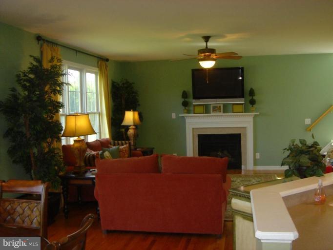 44622 Three Coves Road Hollywood, MD 20636 - Photo 10 of 19 Family Room