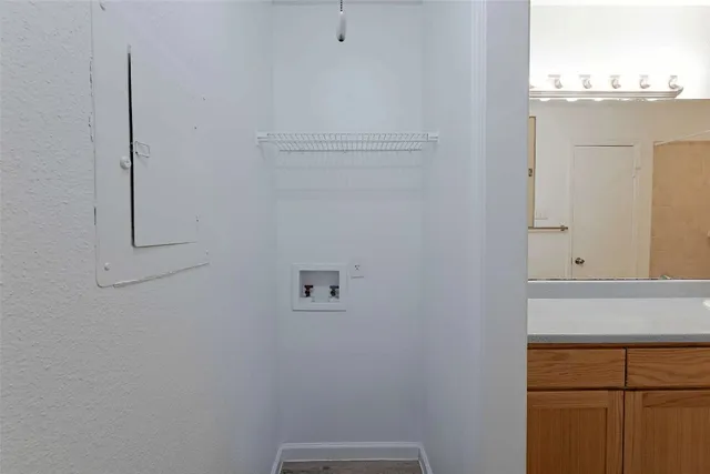 $1,213 | 2430 Cromwell Circle, Unit 201, Austin, TX 78741