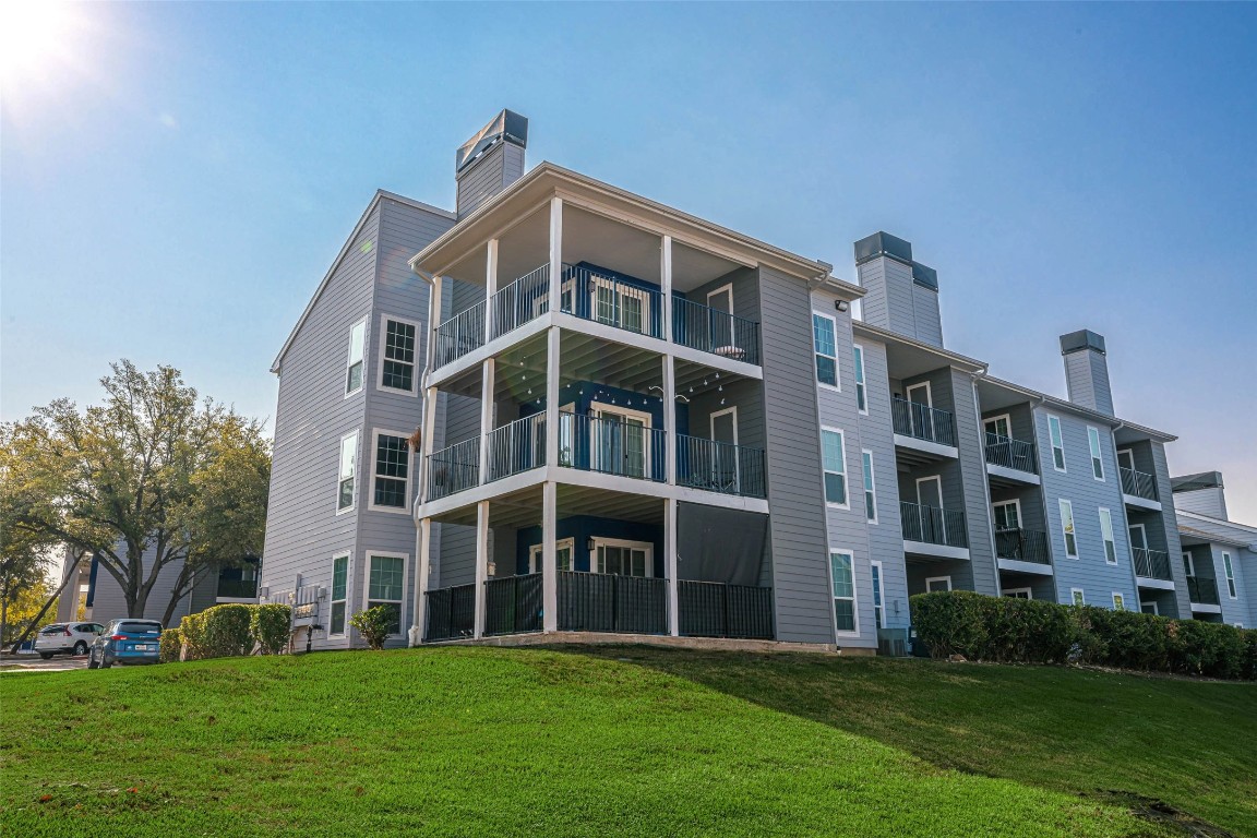 2430 Cromwell Circle, Unit 201 Austin, TX 78741 - Photo 2 of 21