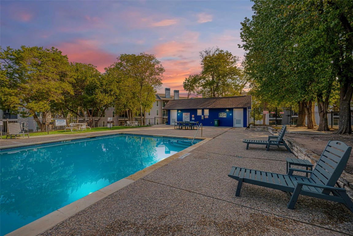 2430 Cromwell Circle, Unit 201 Austin, TX 78741 - Photo 6 of 21