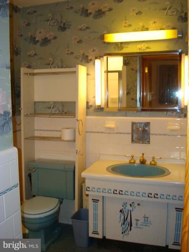 5100 Wheeler Road Temple Hills, MD 20748 - Photo 10 of 22 PRIVATE MASTER BATHROOM
