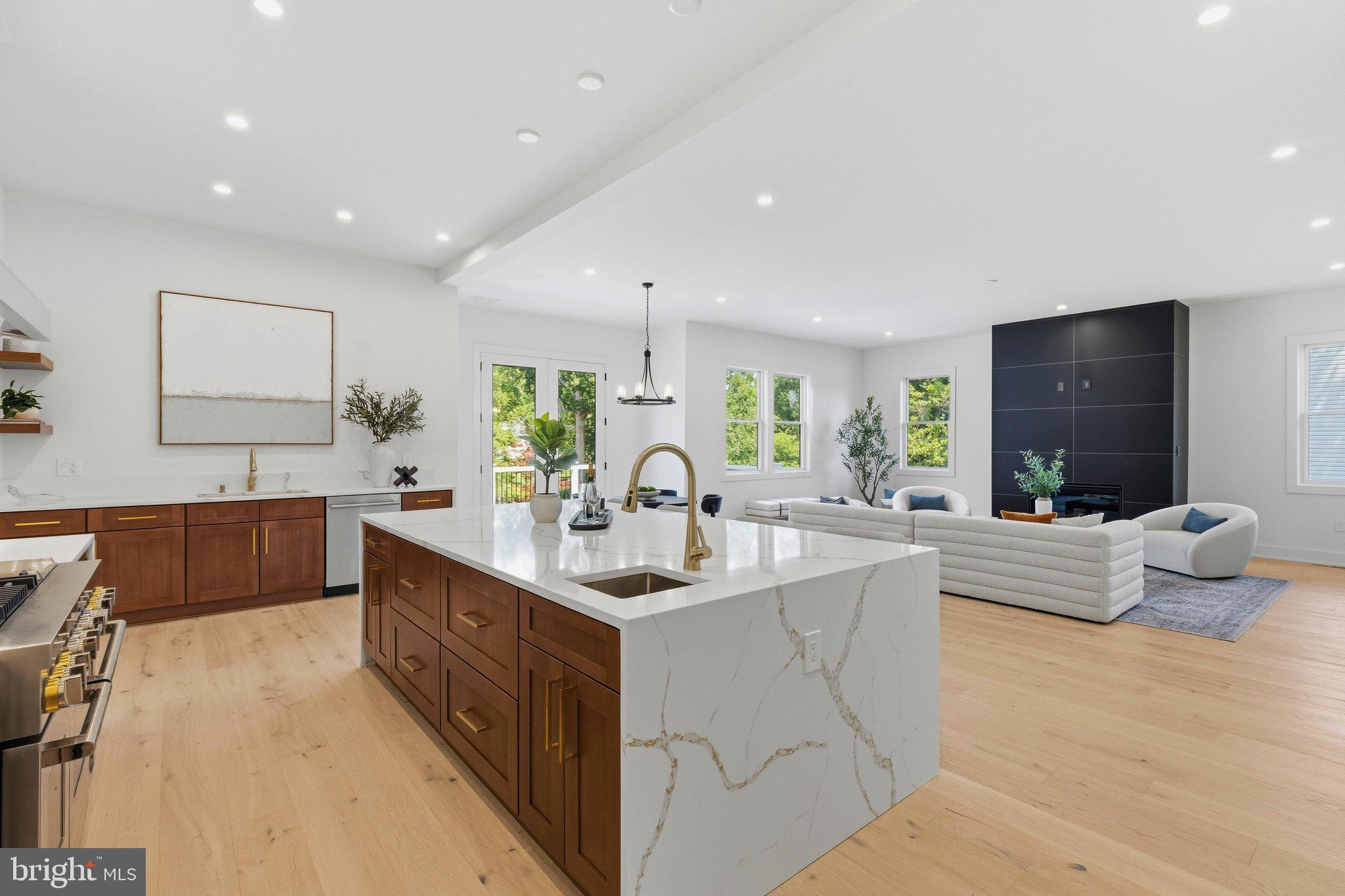 4008 Burke Station Road Fairfax, VA 22032 - Photo 13 of 41 Kitchen