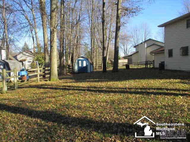 1395 Rutledge Drive Temperance, MI 48182 - Photo 24 of 25 21394165-23.JPG