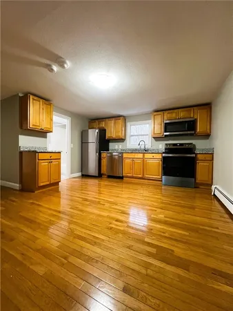 $1,800 | 361 Privilege Street, Unit 2L, Woonsocket, RI 02895