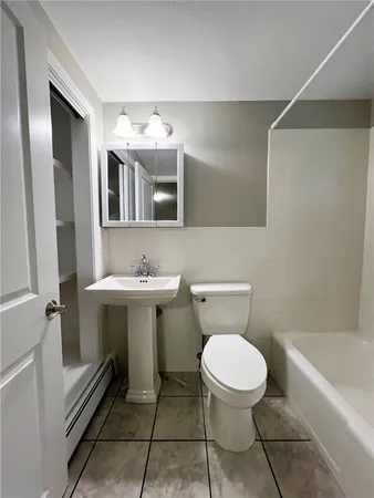 $1,800 | 361 Privilege Street, Unit 2L, Woonsocket, RI 02895