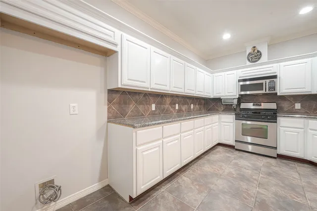 $2,850 | 5530 Kansas Street, Houston, TX 77007