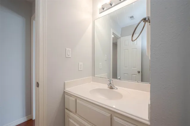 $2,850 | 5530 Kansas Street, Houston, TX 77007