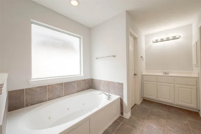 $2,850 | 5530 Kansas Street, Houston, TX 77007