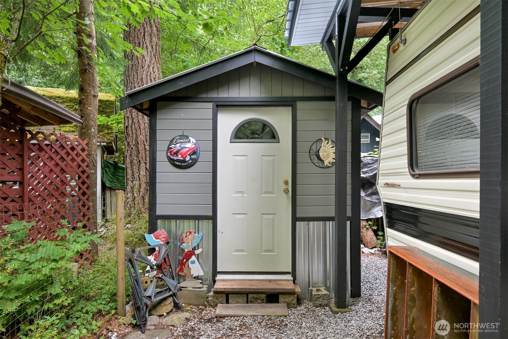 1010 Maple Lane Maple Falls, WA 98266 - Photo 23 of 40 a view of a back yard of the house