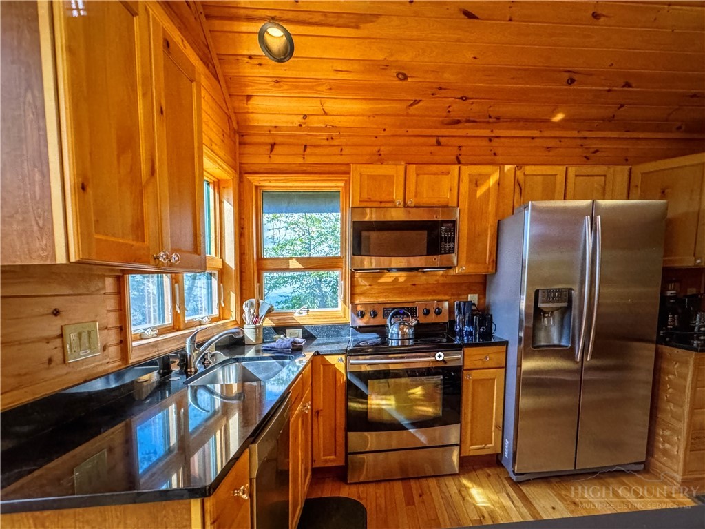 200 Summit Lodge Road Beech Mountain, NC 28604 - Photo 18 of 25