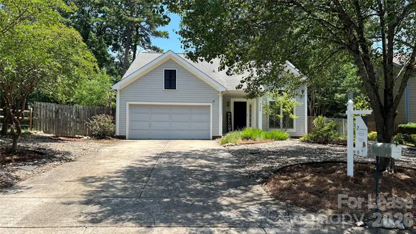 $2,300 | 7506 Batavia Lane, Charlotte, NC 28213