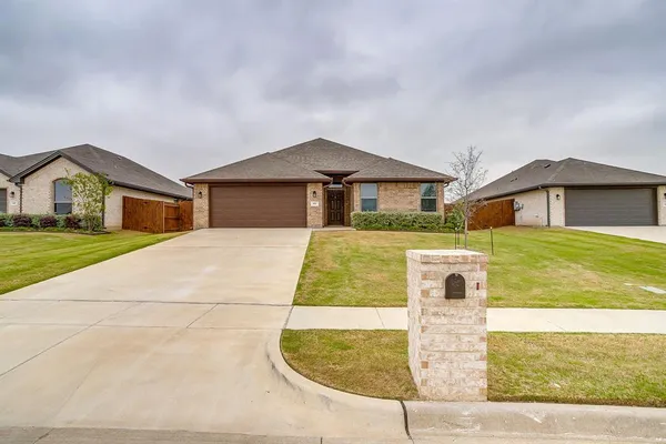 $2,350 | 836 Mesa Vista Drive, Crowley, TX 76036