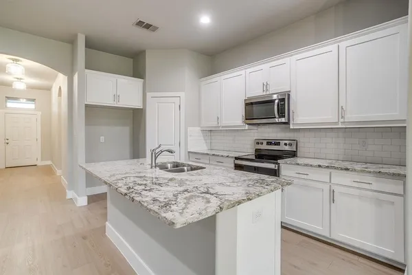 $2,350 | 836 Mesa Vista Drive, Crowley, TX 76036