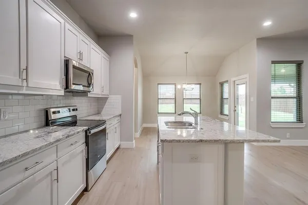 $2,350 | 836 Mesa Vista Drive, Crowley, TX 76036