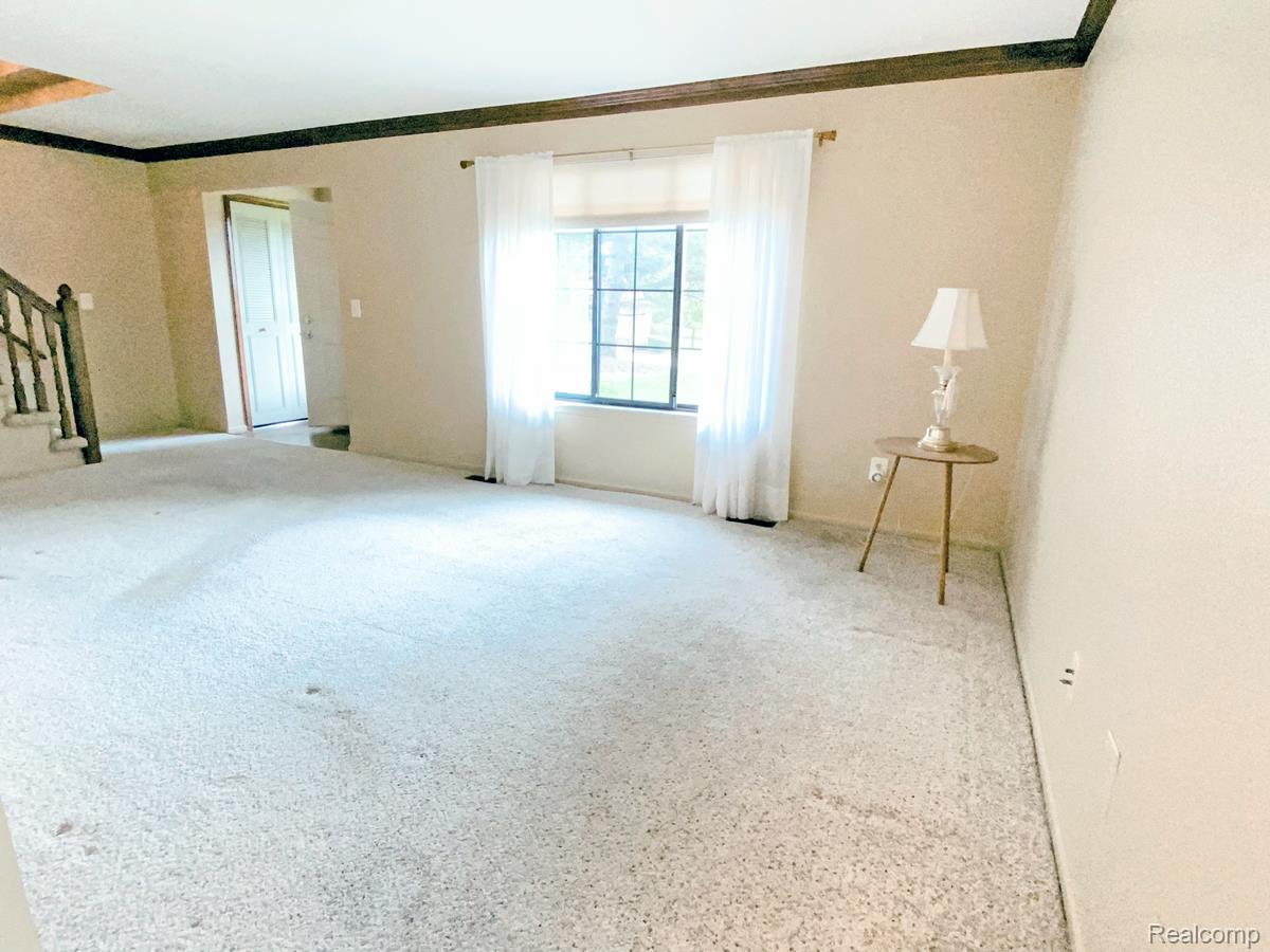 112 Meadow Ln Circle, Unit 31 Rochester, MI 48307 - Photo 3 of 33