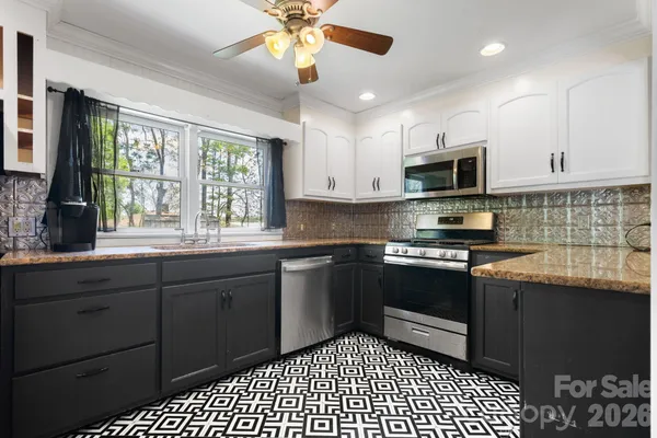 $199,900 | 715 Main Street, Hudson, NC 28638