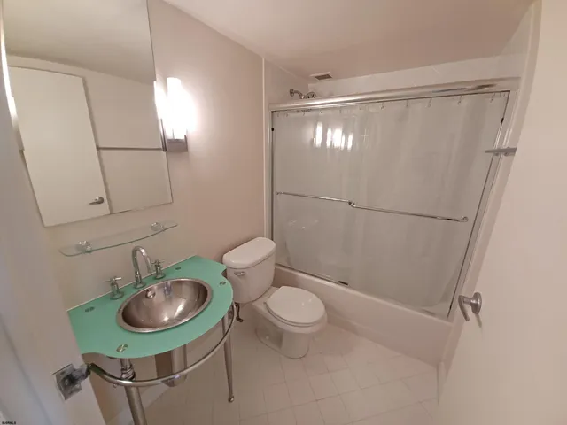 $2,375 | 526 Pacific Avenue, Unit 1206, Atlantic City, NJ 08401