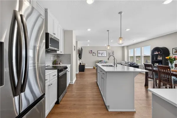 $433,000 | 408 Woodview Drive, Raymore, MO 64083