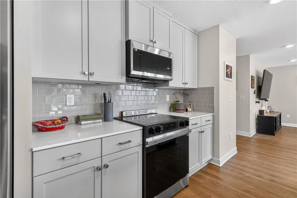 $433,000 | 408 Woodview Drive, Raymore, MO 64083