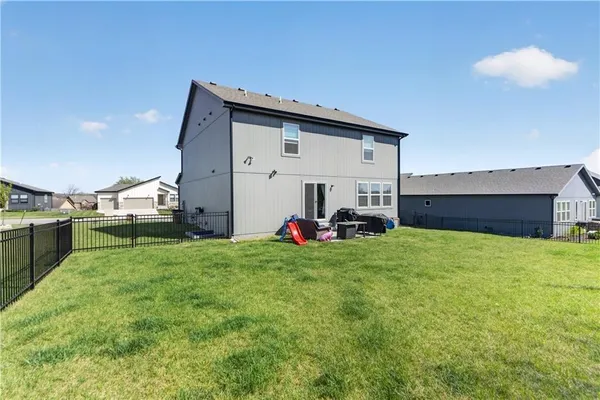 $433,000 | 408 Woodview Drive, Raymore, MO 64083