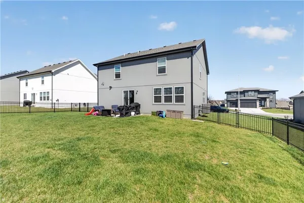 $433,000 | 408 Woodview Drive, Raymore, MO 64083