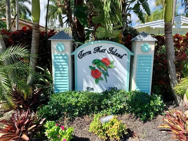 $5,000 | 3230 Aqua Vista Drive, Pompano Beach, FL 33062