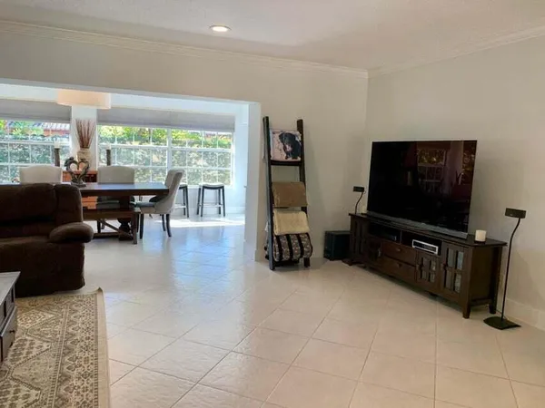 $5,000 | 3230 Aqua Vista Drive, Pompano Beach, FL 33062