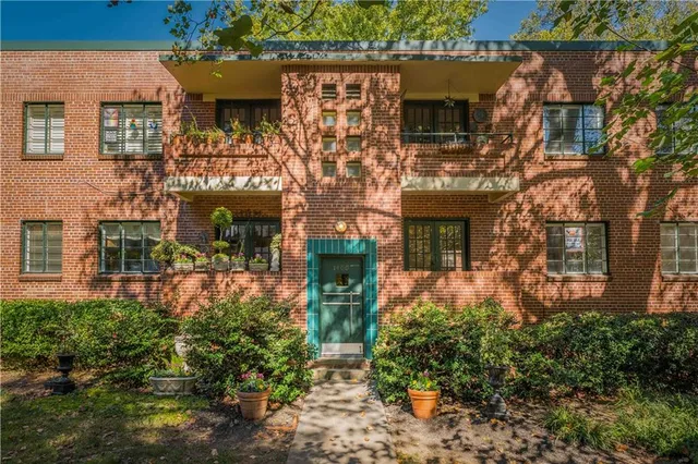 $258,000 | 1400 Chalmette Drive Northeast, Unit 4, Atlanta, GA 30306