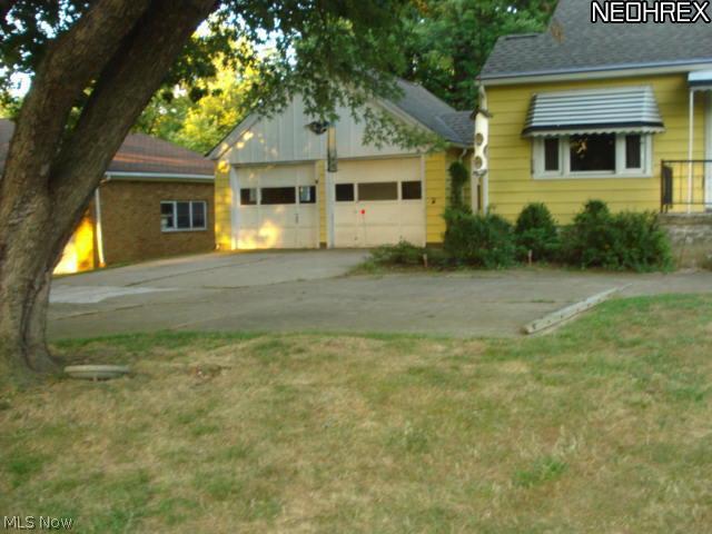 9893 Ridge Road North Royalton, OH 44133 - Photo 2 of 25 Turnaround Drive